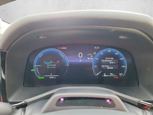 Used 2025 Toyota Camry XLE w/ Premium Plus Package image 20