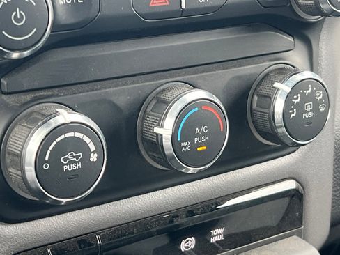 Used 2024 RAM 3500 Big Horn image 27