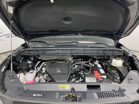 Certified 2024 Toyota Highlander XLE AWD/4WD image 25