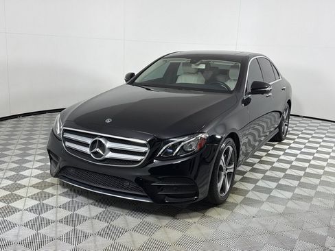 Used 2019 Mercedes-Benz E 300 4MATIC w/ Premium 1 Package image 9