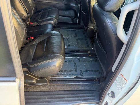 Used 2015 Toyota Sienna SE Premium FWD image 75