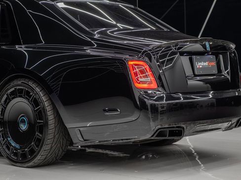 Used 2023 Rolls-Royce Phantom Sedan image 15