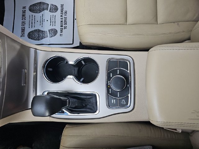 Used 2018 Jeep Grand Cherokee Limited AWD/4WD image 15