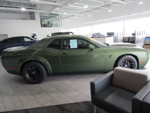 Used 2023 Dodge Challenger SRT Hellcat Redeye RWD image 7