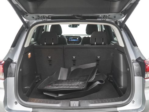 Used 2024 Chevrolet TrailBlazer LT w/ Convenience Package AWD/4WD image 17