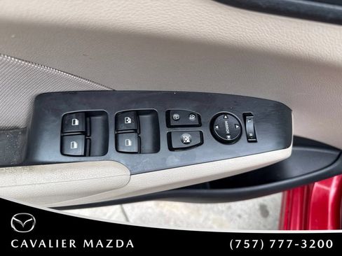 Used 2022 Hyundai Accent Limited FWD image 12
