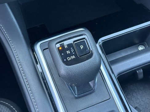 Used 2024 Nissan Pathfinder SV image 26