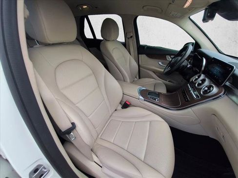 Used 2022 Mercedes-Benz GLC 300 image 18
