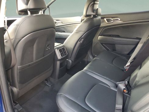 Certified 2023 Kia Sportage EX image 9