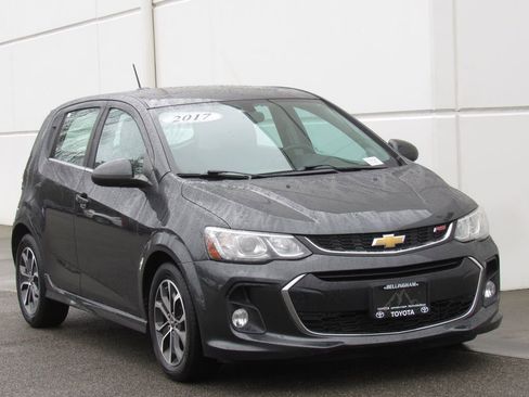 Used 2017 Chevrolet Sonic LT image 2
