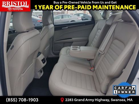 Used 2017 Ford Fusion SE w/ Fusion SE Technology Package image 17