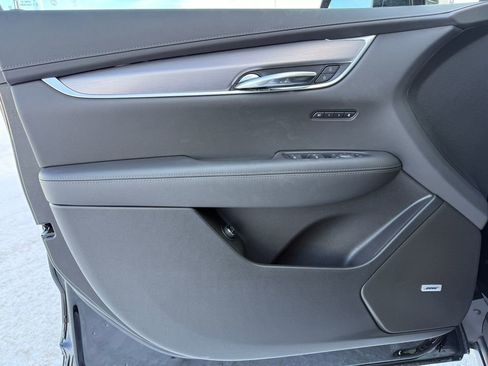 New 2025 Cadillac XT6 Luxury image 15