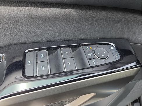 Used 2025 Nissan Pathfinder Platinum w/ Cargo Package AWD/4WD image 16