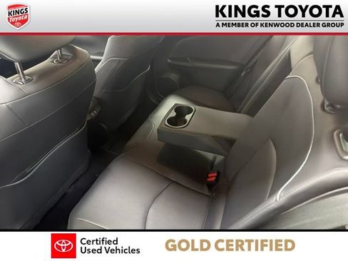 Certified 2022 Toyota Prius Prime Limited FWD image 17