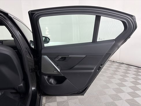 Used 2024 BMW 530i xDrive image 27