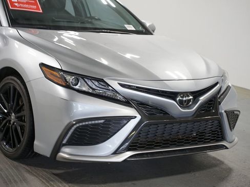 Used 2023 Toyota Camry XSE FWD image 4