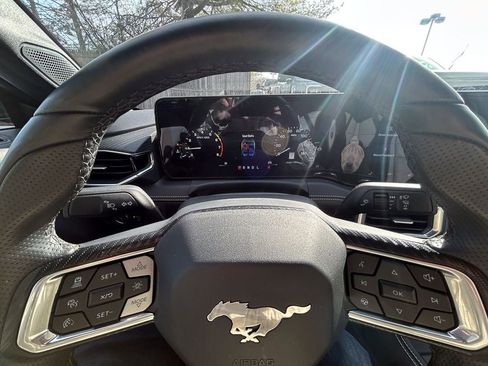 Used 2025 Ford Mustang Premium image 14