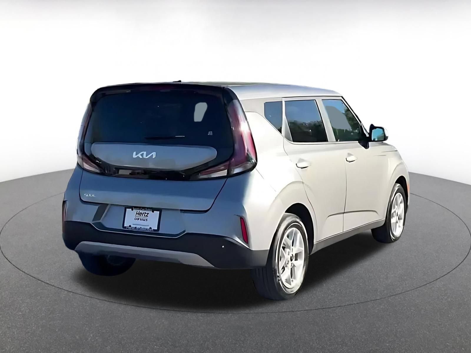 Used 2025 Kia Soul LX w/ LX Technology Package FWD image 12