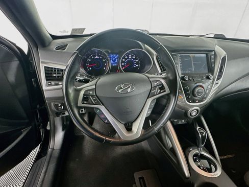 Used 2017 Hyundai Veloster Value Edition FWD image 17