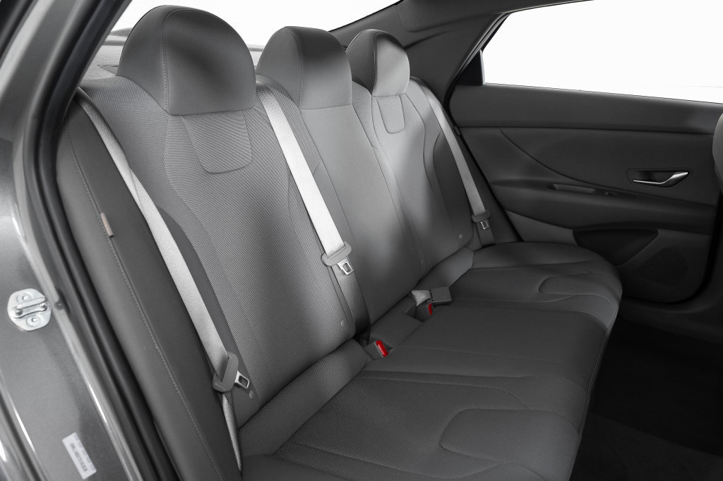 Certified 2026 Hyundai Elantra SE FWD image 26