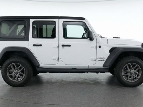 Used 2025 Jeep Wrangler Sport S image 11