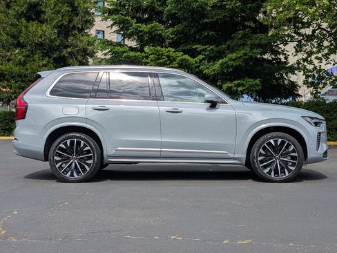 Used 2025 Volvo XC90 B6 Plus AWD/4WD image 8