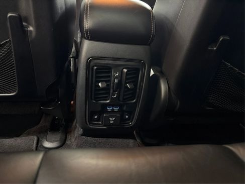 Used 2016 Jeep Grand Cherokee Limited w/ Luxury Group II image 31