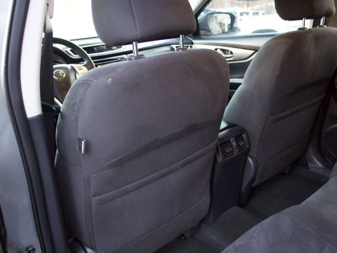 Used 2016 Nissan Rogue S w/ Appearance Package image 25