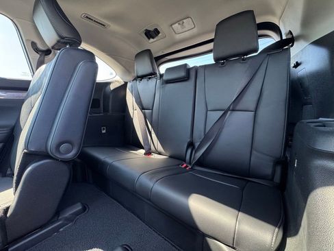 Used 2024 Toyota Highlander Platinum FWD image 21