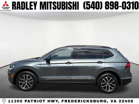 Used 2021 Volkswagen Tiguan SE w/ Panoramic Sunroof Package AWD/4WD image 17