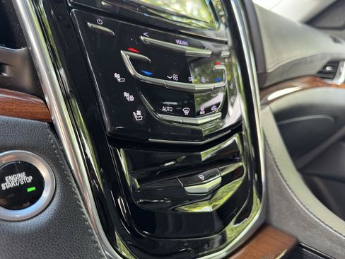 Used 2015 Cadillac Escalade Luxury AWD/4WD image 23