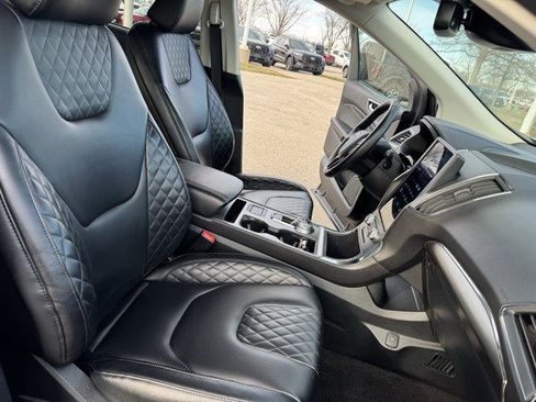 Used 2024 Ford Edge Titanium image 35