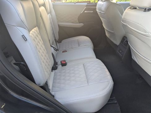 Used 2024 Mitsubishi Outlander SEL image 30