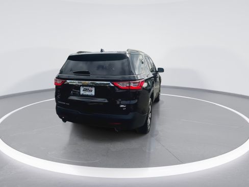 Used 2021 Chevrolet Traverse LT w/ LT Premium Package image 8