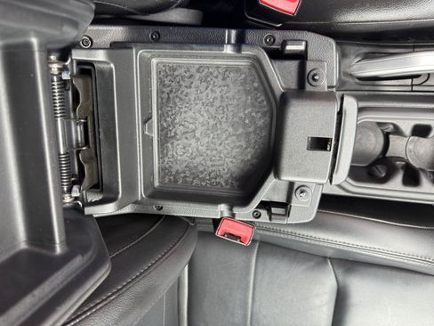 Used 2020 Jeep Wrangler Unlimited Sahara AWD/4WD image 34