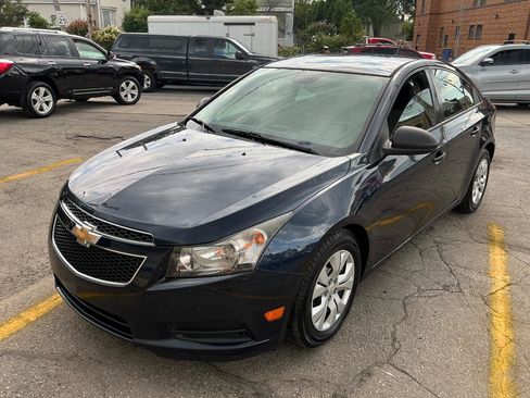Used 2014 Chevrolet Cruze LS FWD image 8