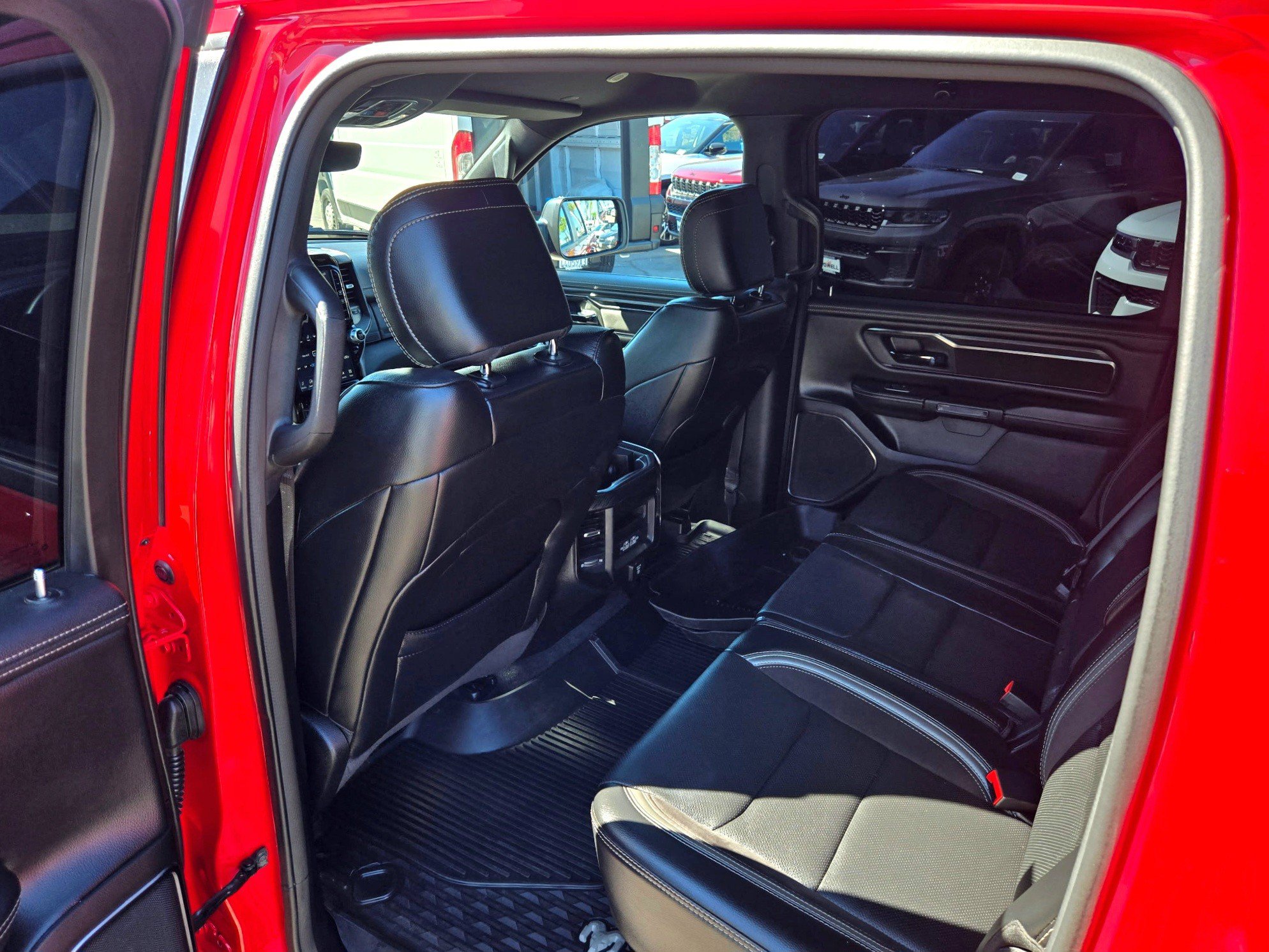 Used 2023 RAM 1500 Laramie AWD/4WD image 16