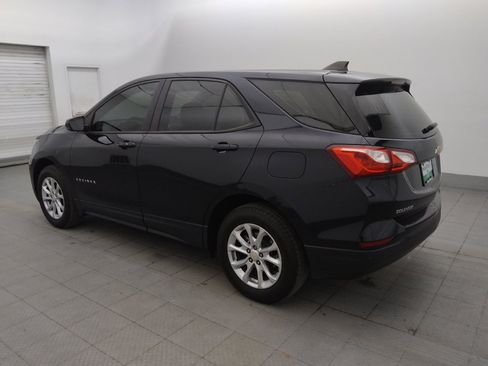 Used 2021 Chevrolet Equinox LS AWD/4WD image 3