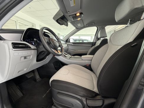 Used 2020 Hyundai Palisade SE FWD image 2