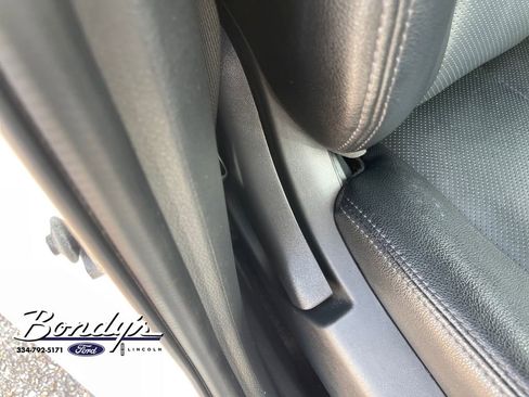 Used 2016 Nissan Rogue SL FWD image 17