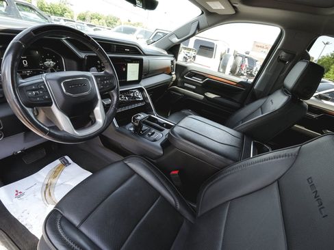 Used 2024 GMC Sierra 1500 Denali w/ Technology Package AWD/4WD image 17
