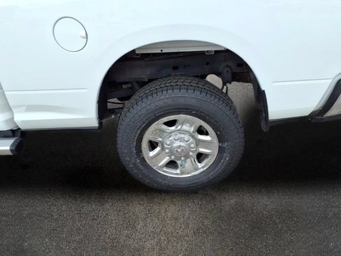 Used 2024 RAM 2500 Tradesman w/ Chrome Appearance Group AWD/4WD image 20