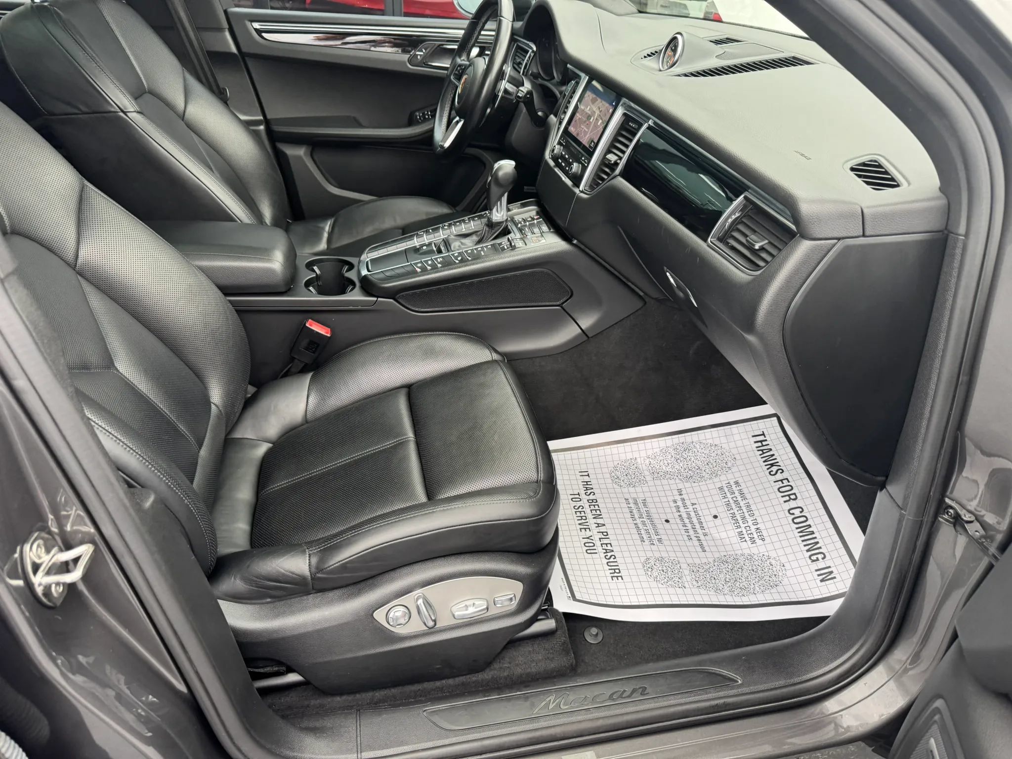 Used 2018 Porsche Macan AWD/4WD image 15
