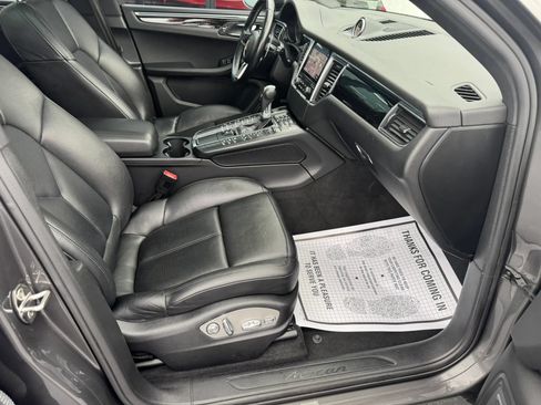 Used 2018 Porsche Macan AWD/4WD image 15