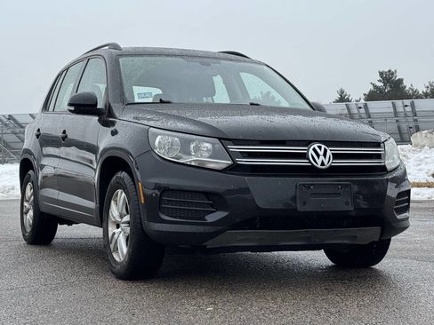 Used 2017 Volkswagen Tiguan S image 7