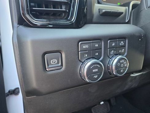 New 2026 GMC Sierra 1500 AT4 w/ Technology Package AWD/4WD image 11