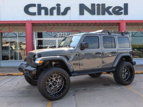 Used 2022 Jeep Wrangler Unlimited Sahara AWD/4WD image 1