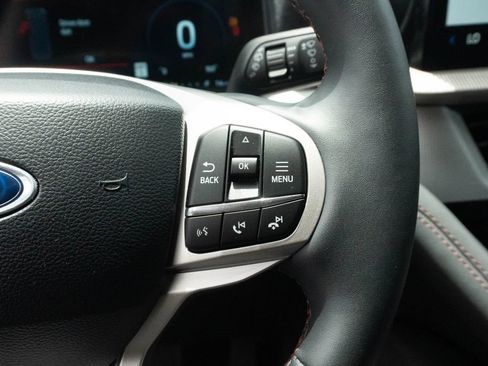 Used 2025 Ford Explorer Active RWD image 24