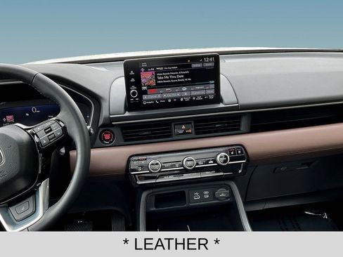 Used 2025 Honda Pilot Elite image 9