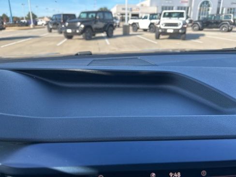 Used 2022 Volkswagen Taos SE image 23